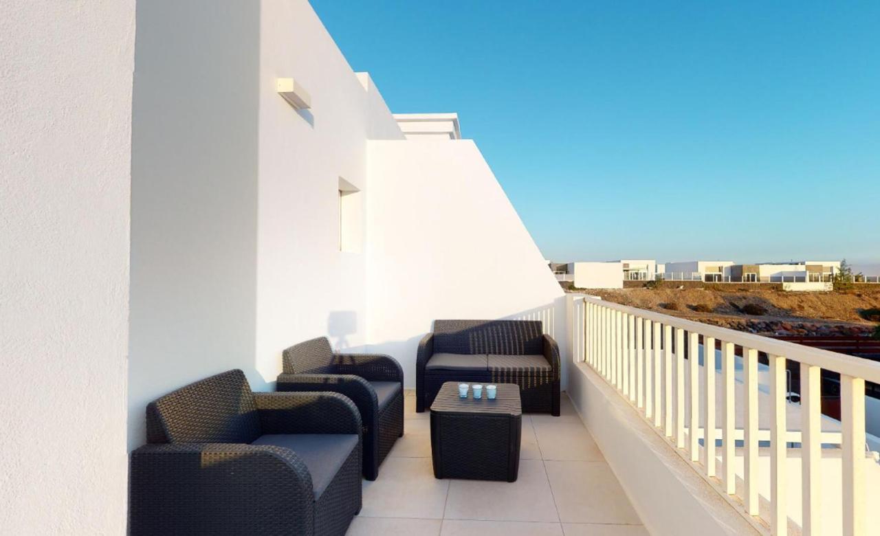 Rosa Luxury 2 Bed 2 Bath With Private Pool, Patio Villa Playa Blanca (Lanzarote)