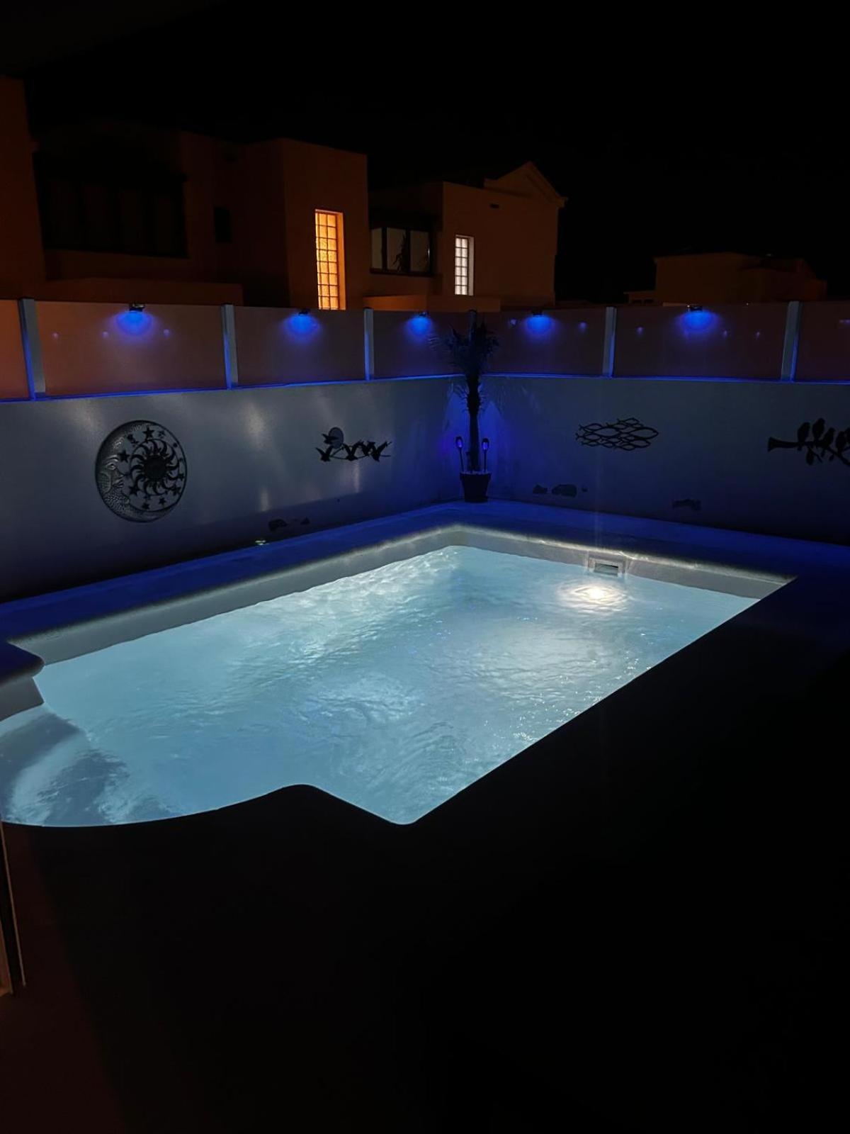 Rosa Luxury 2 Bed 2 Bath With Private Pool, Patio Villa Playa Blanca (Lanzarote)